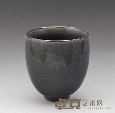 明 龙泉窑水杯 高8.5cm；口径8cm